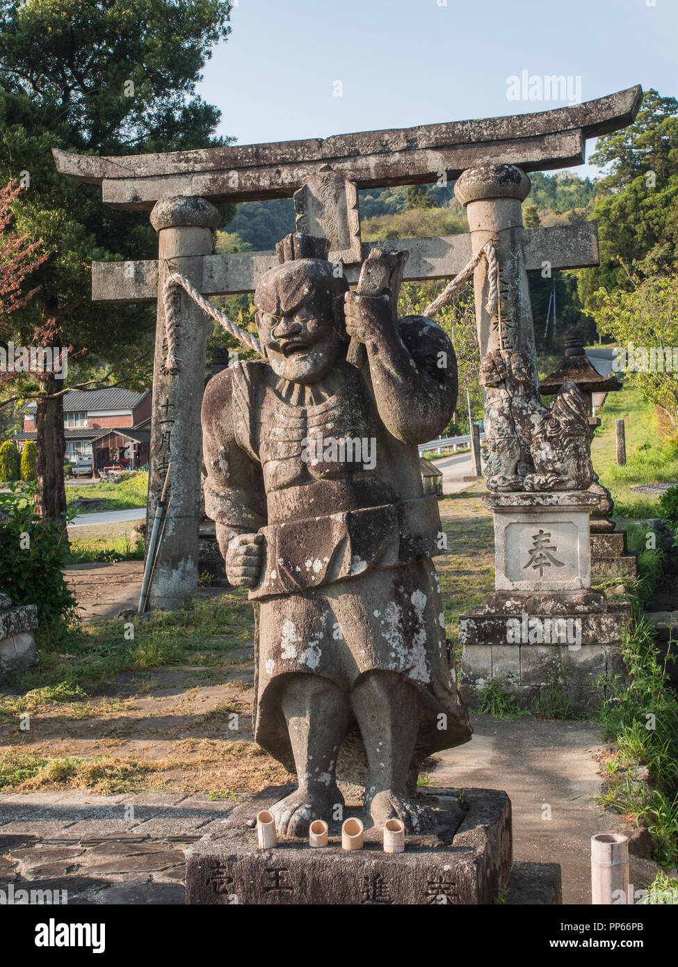 Stone statue nio temple guardian hires stock photography and images