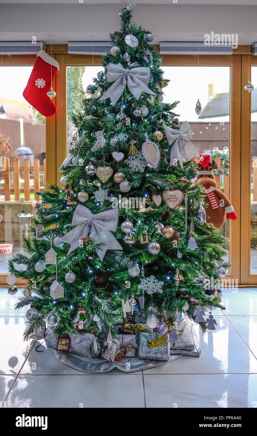 Silver Christmas Decorations Uk  covetinglove.blogspot.com