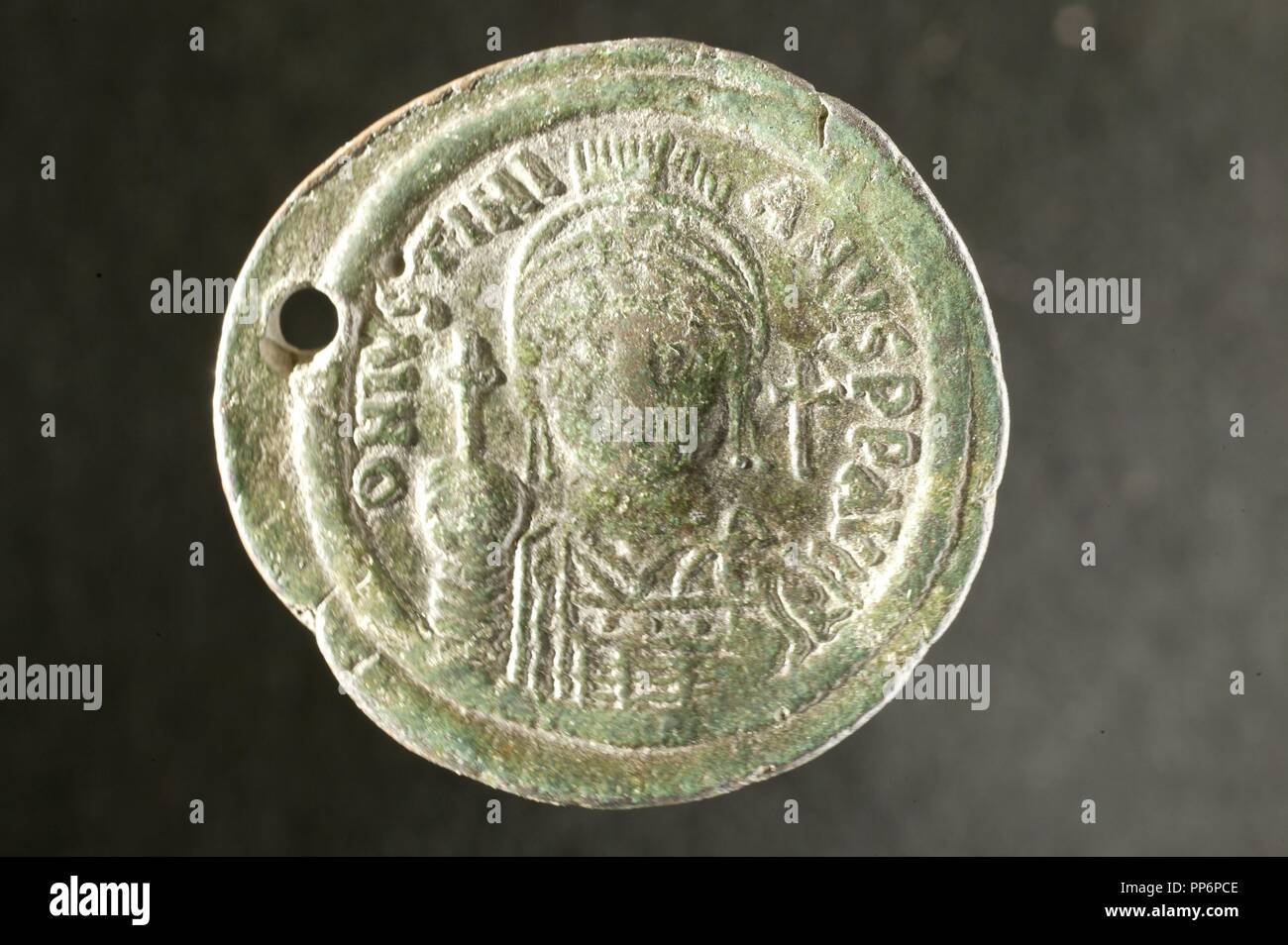 Monedas de bronce hi-res stock photography and images - Alamy