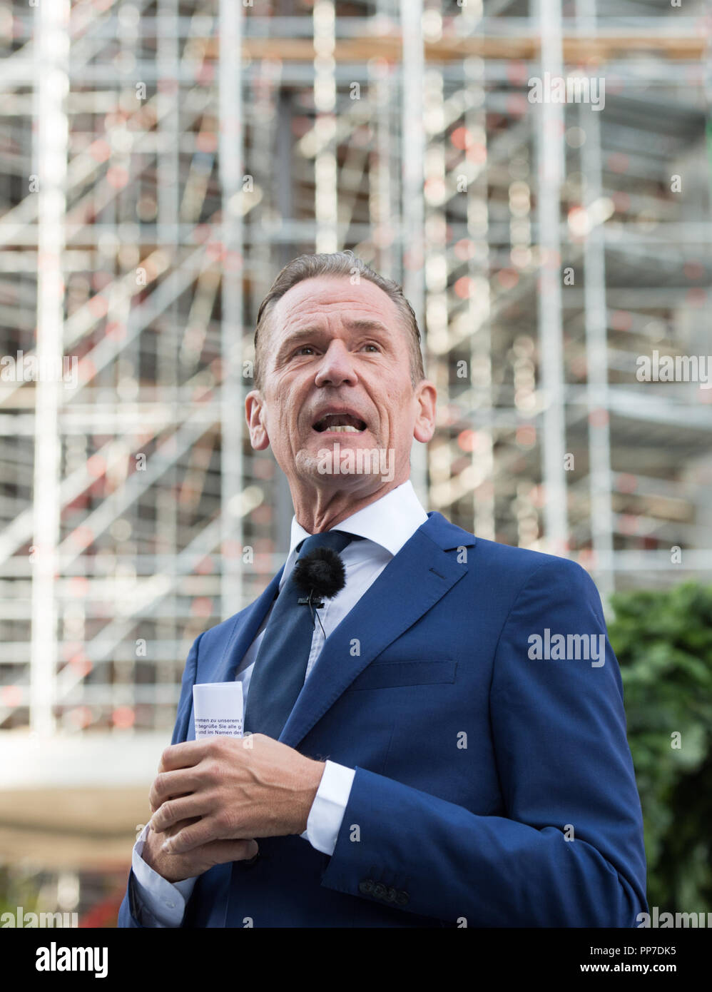 Dr. Mathias DOEPFNER (Management Chairman Axel Springer SE) welcomes ...
