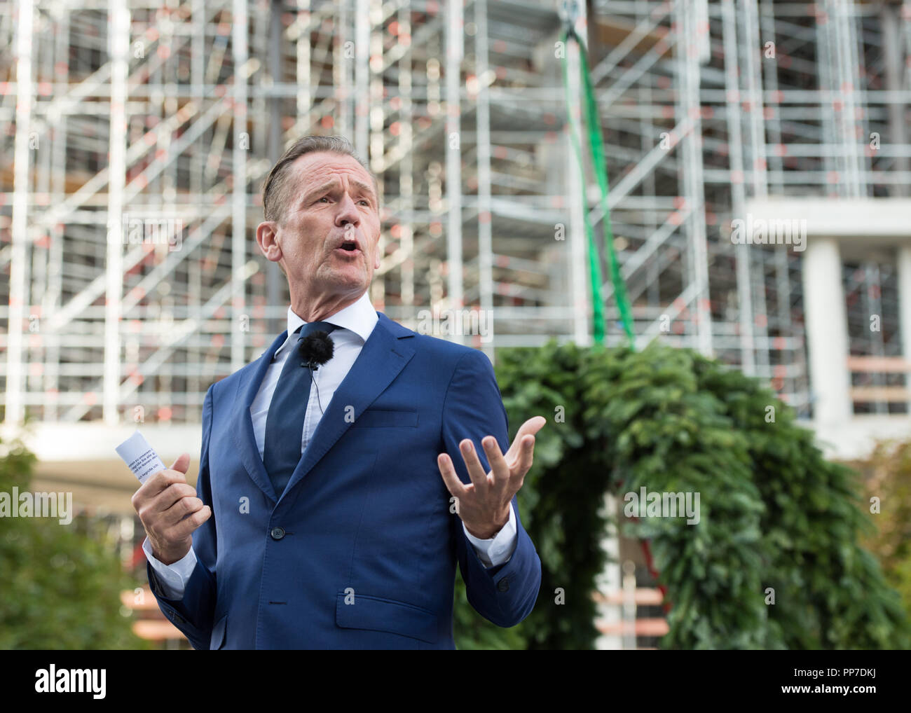 Dr. Mathias DOEPFNER (Management Chairman Axel Springer SE) welcomes ...
