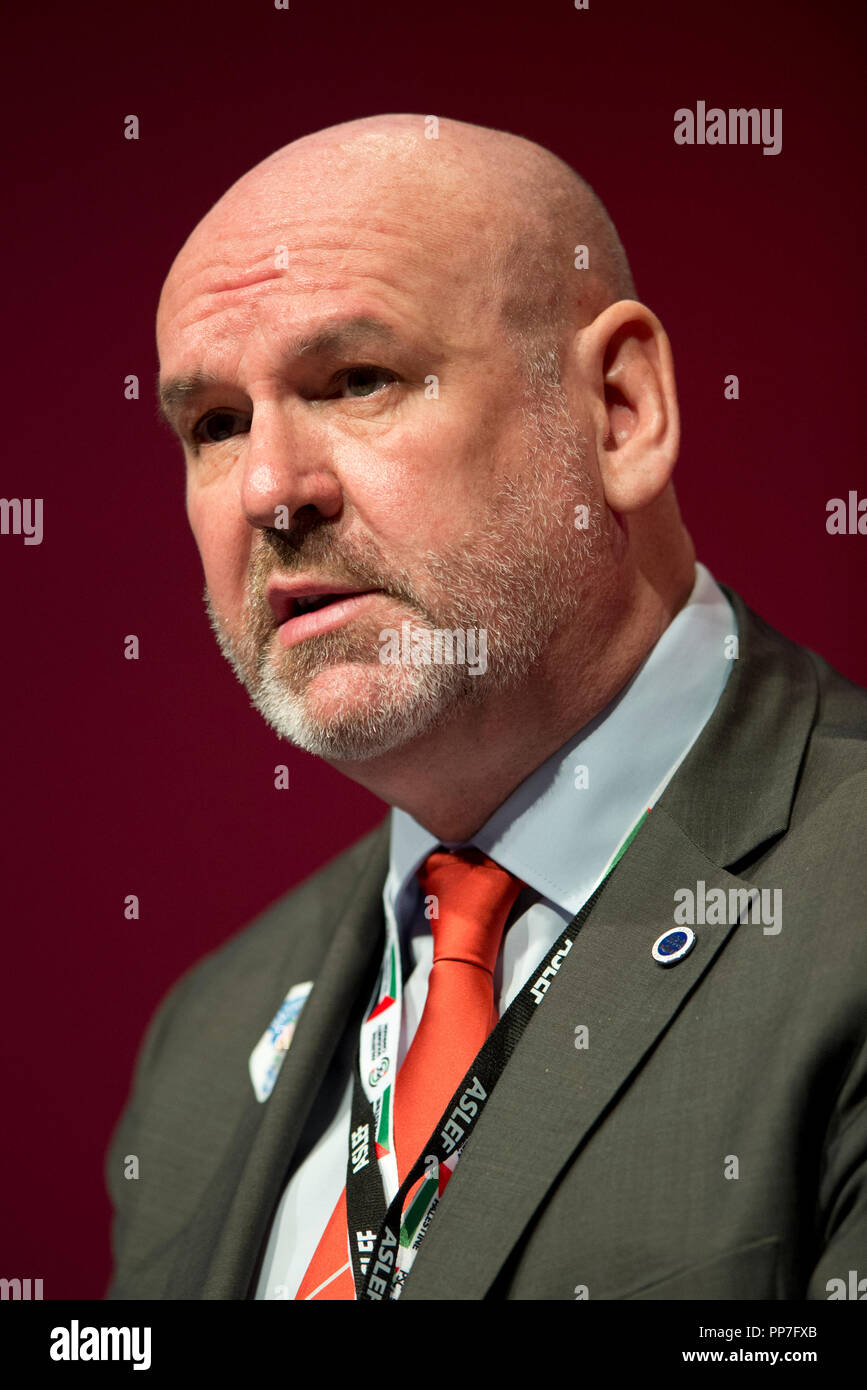 Liverpool, UK. 24th Sep, 2018. Mick Whelan, General Secretary of Aslef, speaks at the Labour Party Conference in Liverpool. Credit: Russell Hart/Alamy Live News Stock Photo