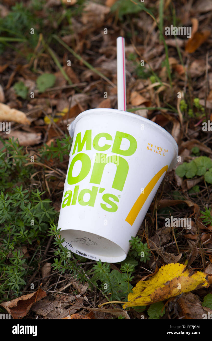 Mcdonalds Garbage High Resolution Stock Photography And Images Alamy