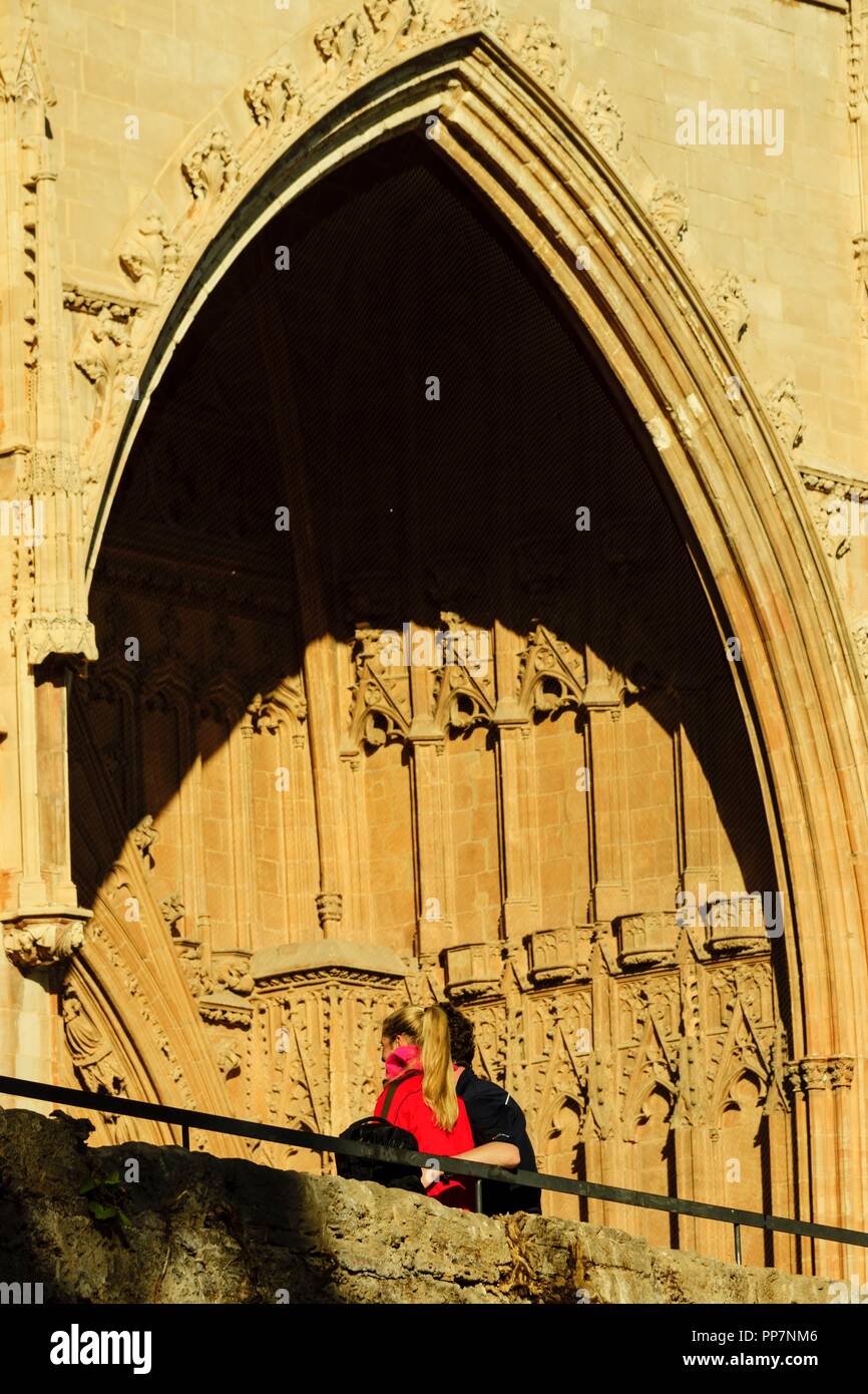 portal-del-mirador-catedral-de-mallorca-siglo-xiii-monumento