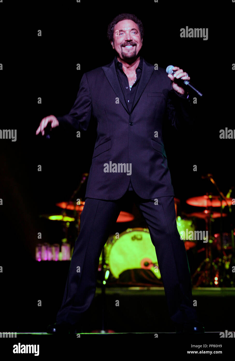 Tom Jones performs in concert at the BankAtlantic Center in Sunrise, Florida on April 13, 2007. Stock Photo