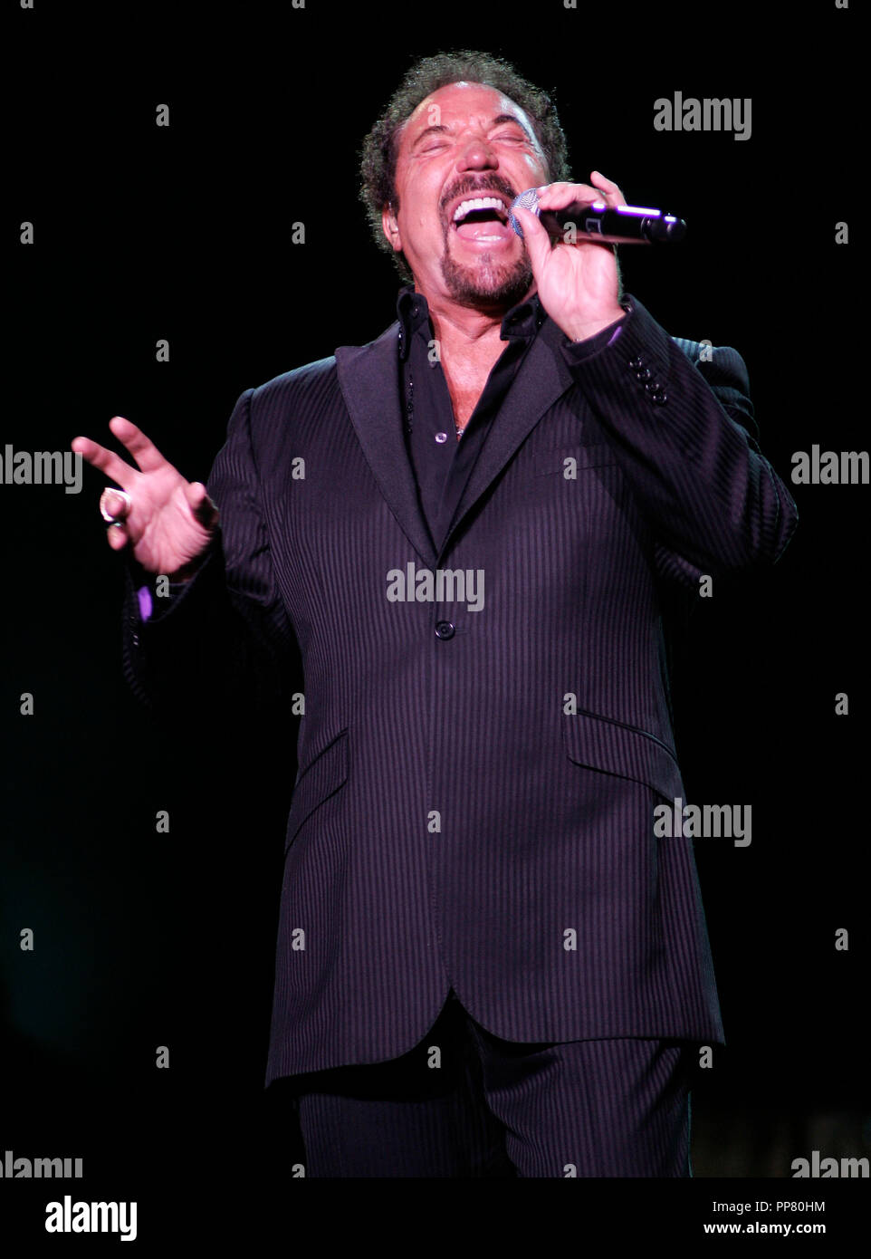 Tom Jones performs in concert at the BankAtlantic Center in Sunrise, Florida on April 13, 2007. Stock Photo