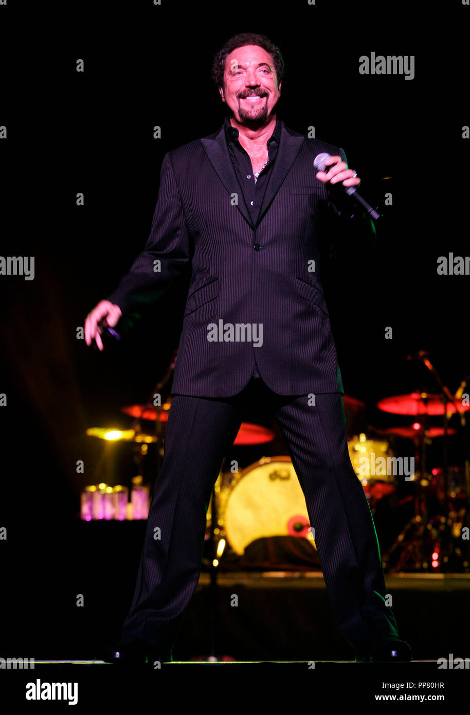 Tom Jones performs in concert at the BankAtlantic Center in Sunrise, Florida on April 13, 2007. Stock Photo