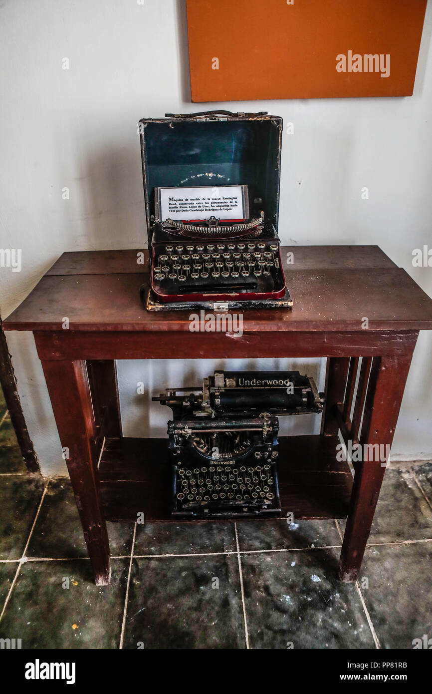 Maquina de escribir hi-res stock photography and images - Alamy