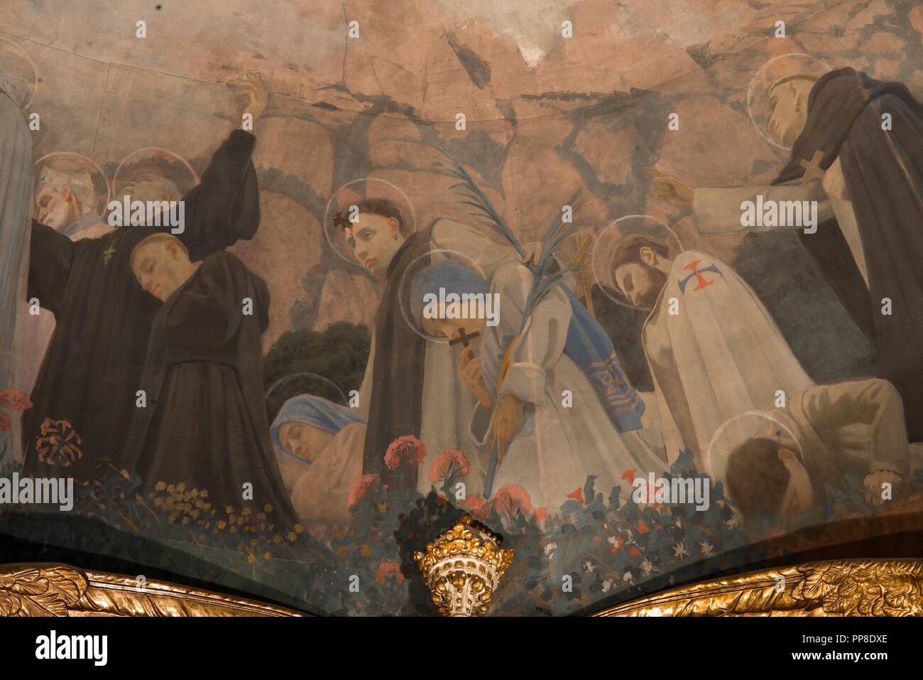 Detalle del Apoteosis de la Virgen, 1896-1898. Pintura mural de la cúpula del cambril de la Virgen. Monasterio de Montserrat. Cataluña. Author: LLIMONA, JOAN. Stock Photo