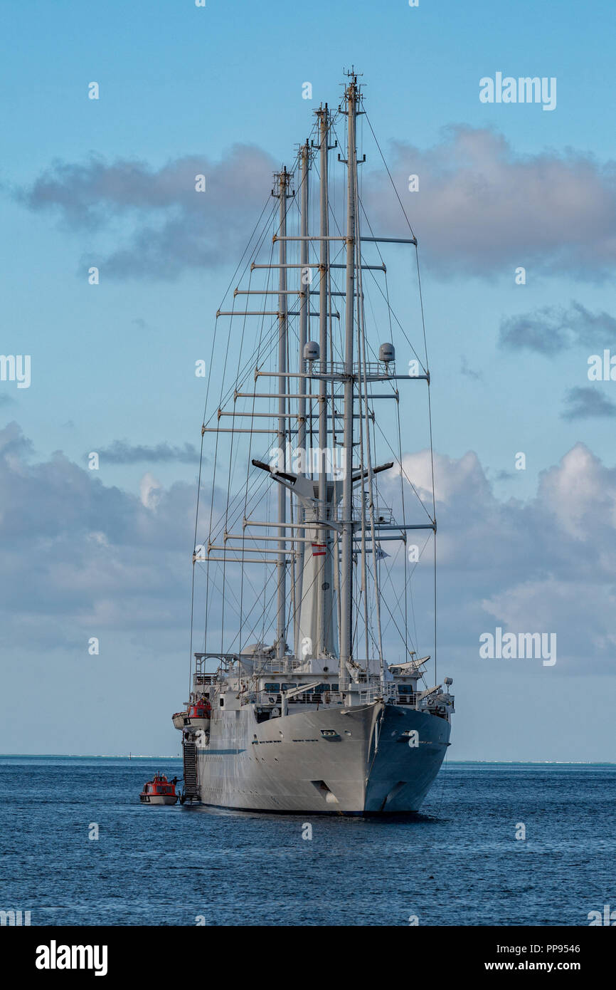 cruise sailship sailing in bora bora french polynesia atoll Stock Photo