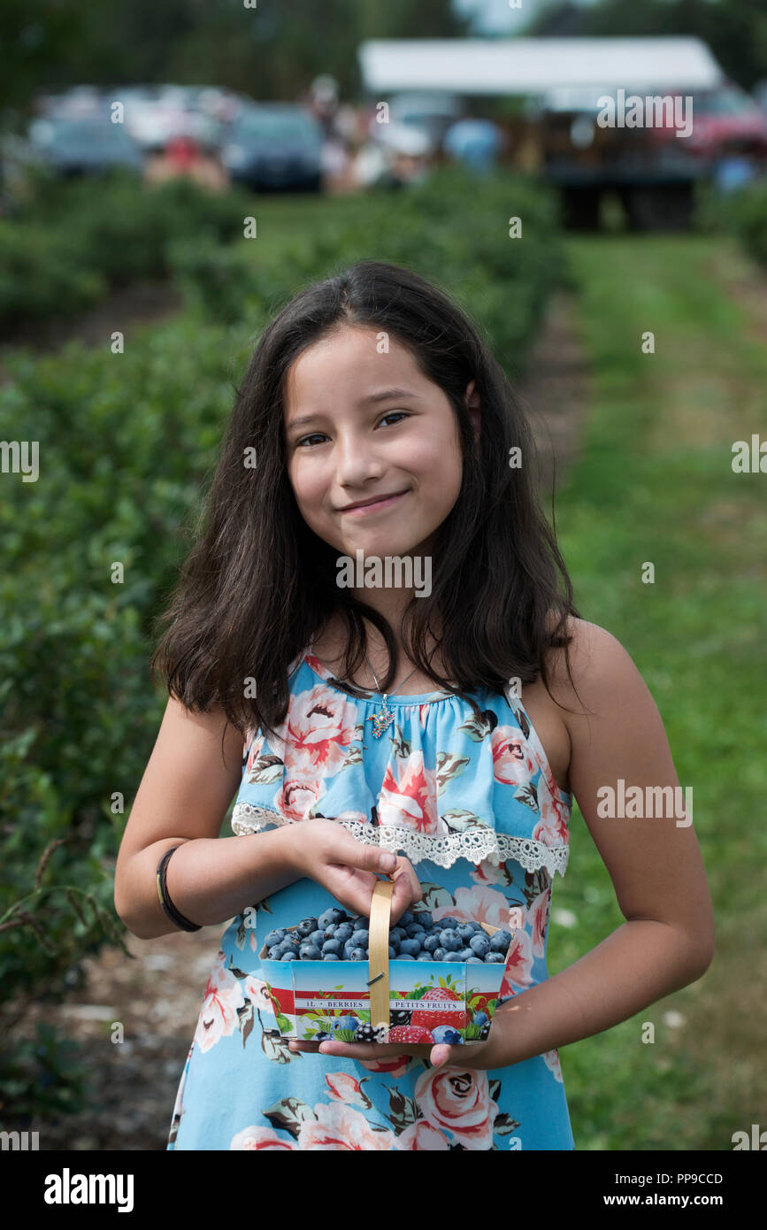11 year old girl hi-res stock photography and images - Alamy