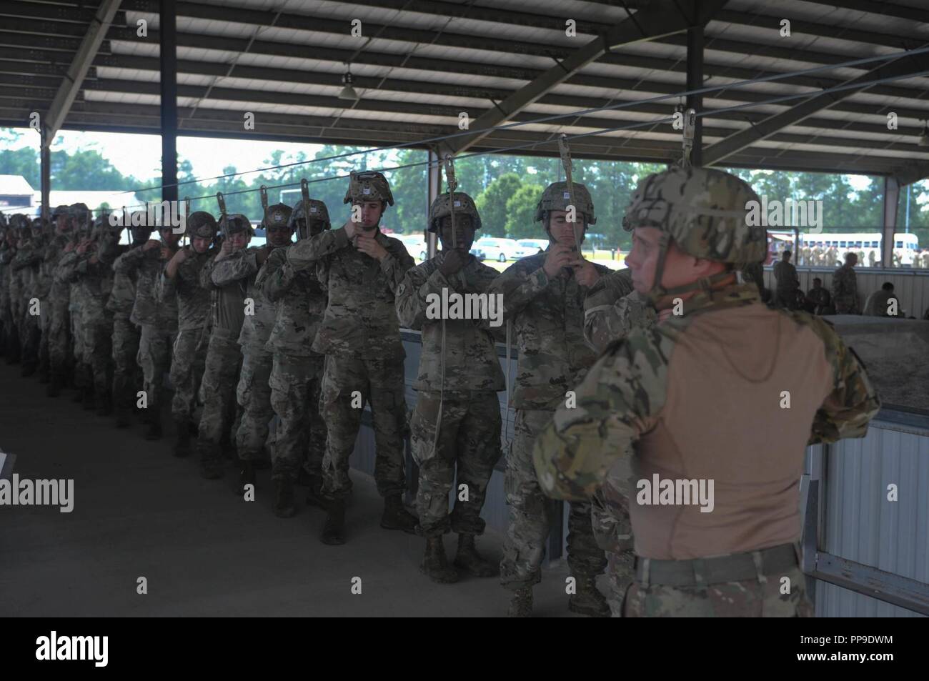 Paratroopers from the 2nd Battalion, 505th Parachute Infantry Regiment ...
