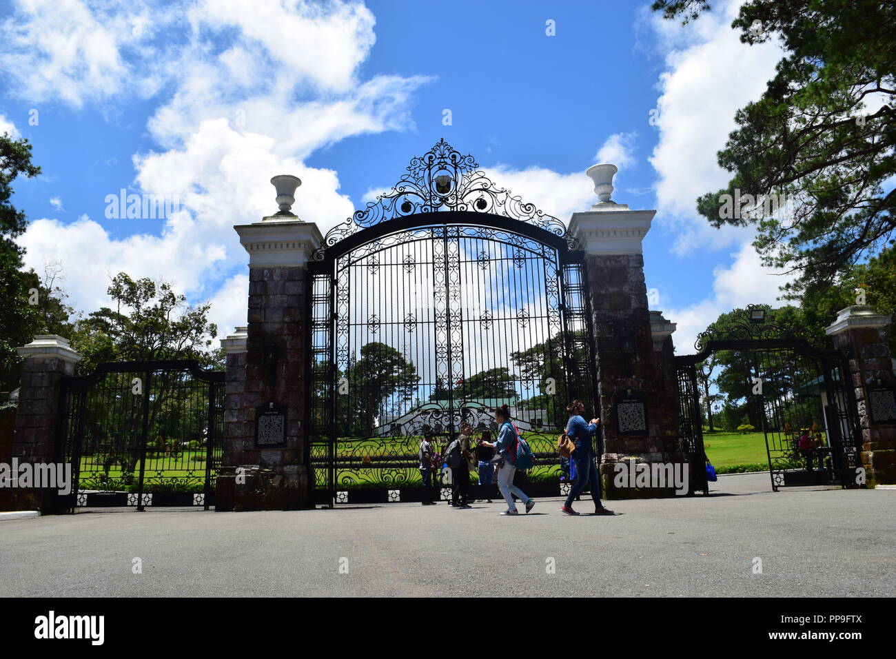 The Mansion The Presidential House in Baguio has been the official summer residence of the
