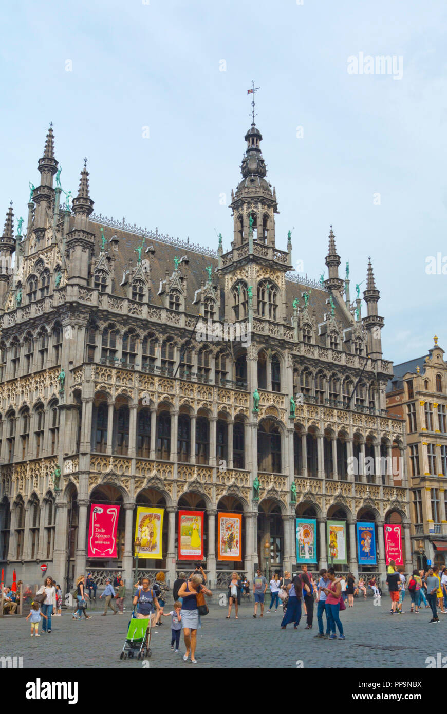 Brussels Old Town - Belgium - 05 17 2019 - Diagonal Facade Of The Mediamarkt  And Inno Shopping Mall In The Rue Neuve, The Main Shopping Street Stock  Photo, Picture and Royalty Free Image. Image 183093290.