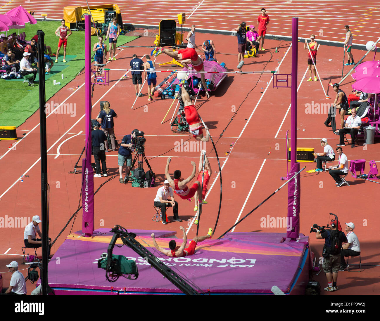Pole vault technique hires stock photography and images Alamy