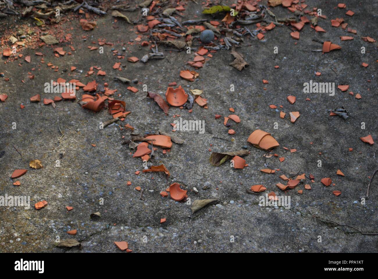 Cracked Clay Pot High Resolution Stock Photography and Images Alamy