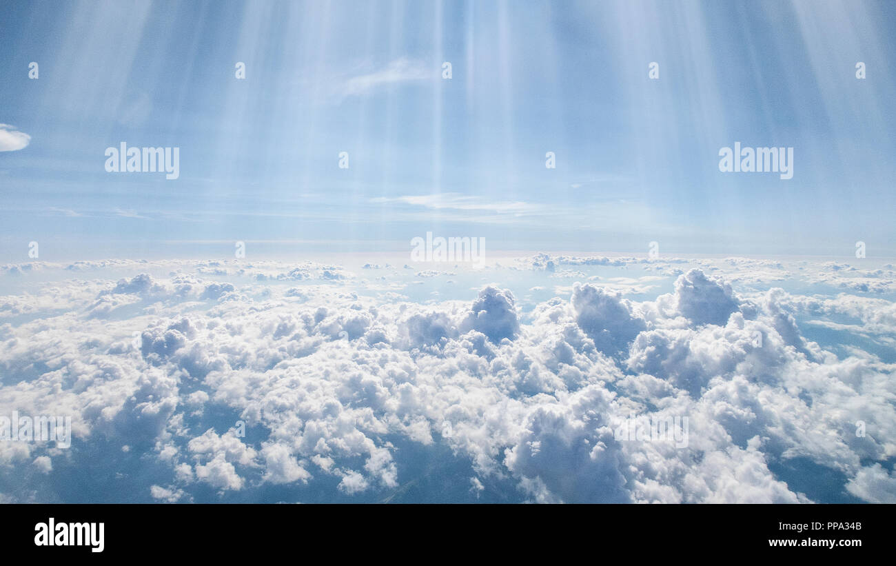 Sunbeams from heaven hi-res stock photography and images - Alamy