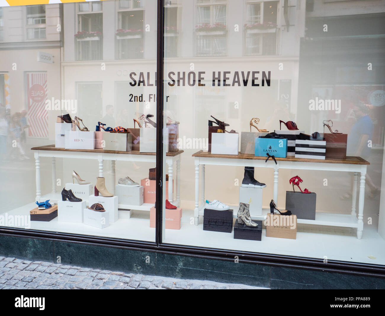 Shoe Shop Window Display High Resolution Stock Photography and Images -  Alamy