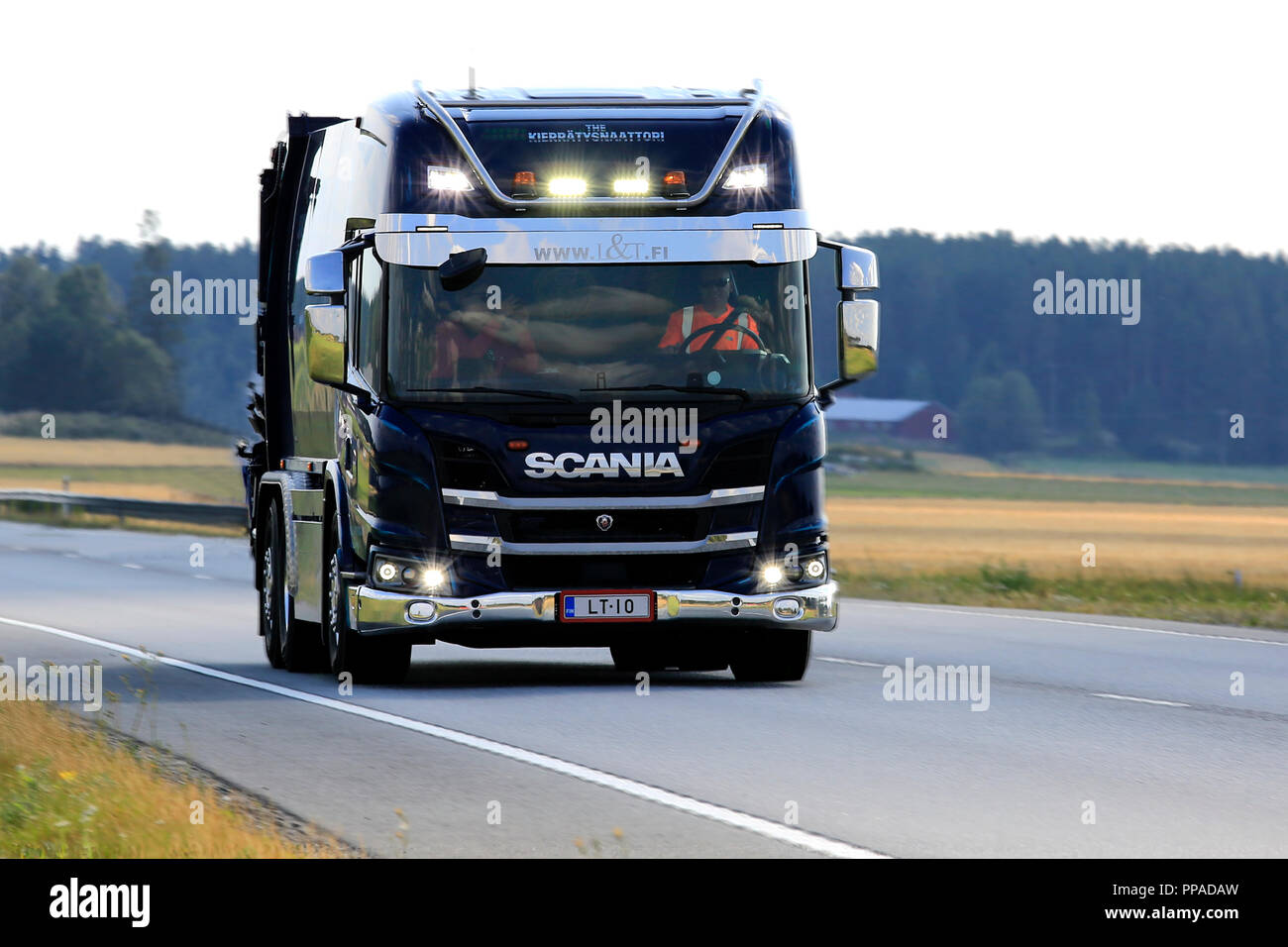 scania bin lorry