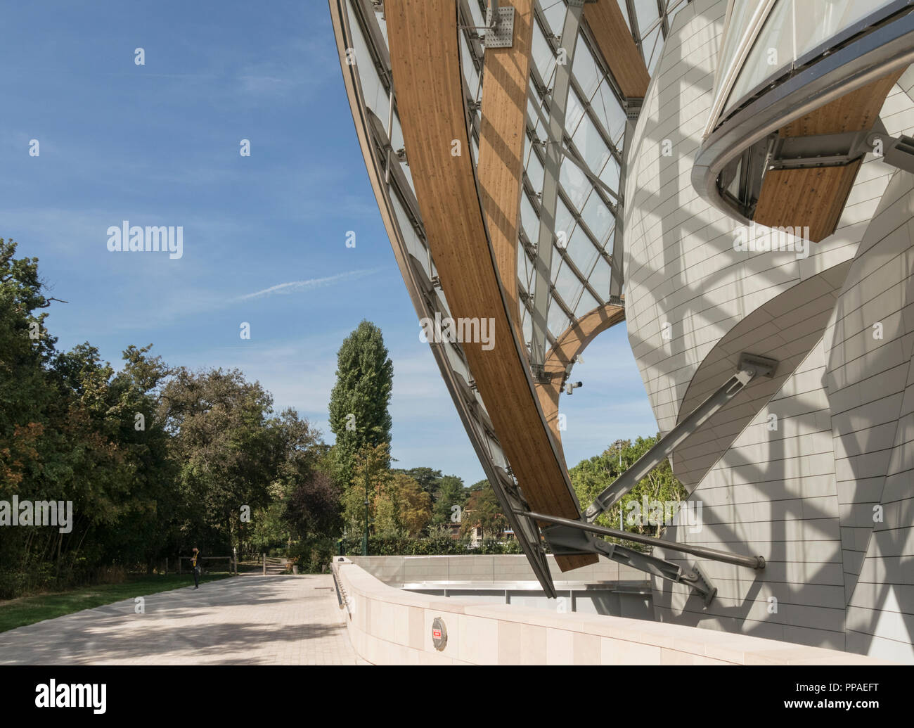 Louis vuitton foundation for creation hi-res stock photography and images -  Alamy