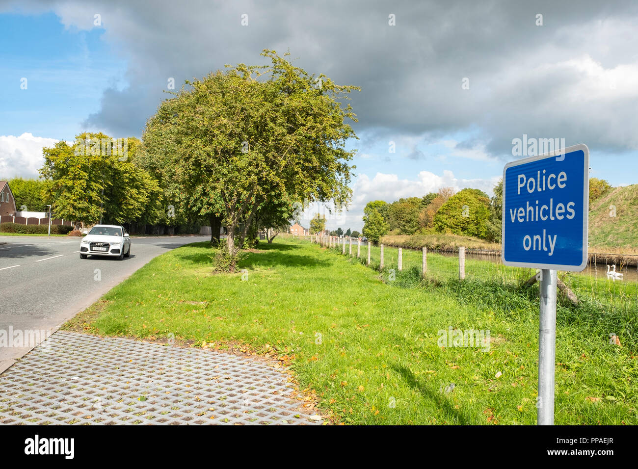 Police vehicles only warning sign in Cheshire UK Stock Photo Alamy