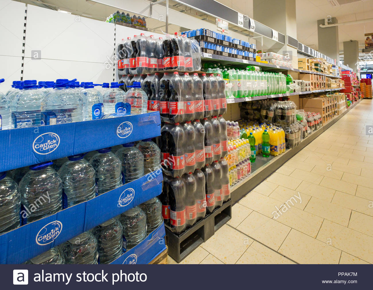 Supermarket Drinks Aisle Stock Photos & Supermarket Drinks Aisle Stock