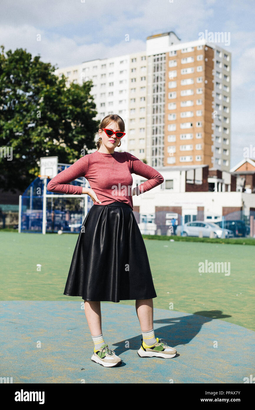 Maroon skirt and black top online