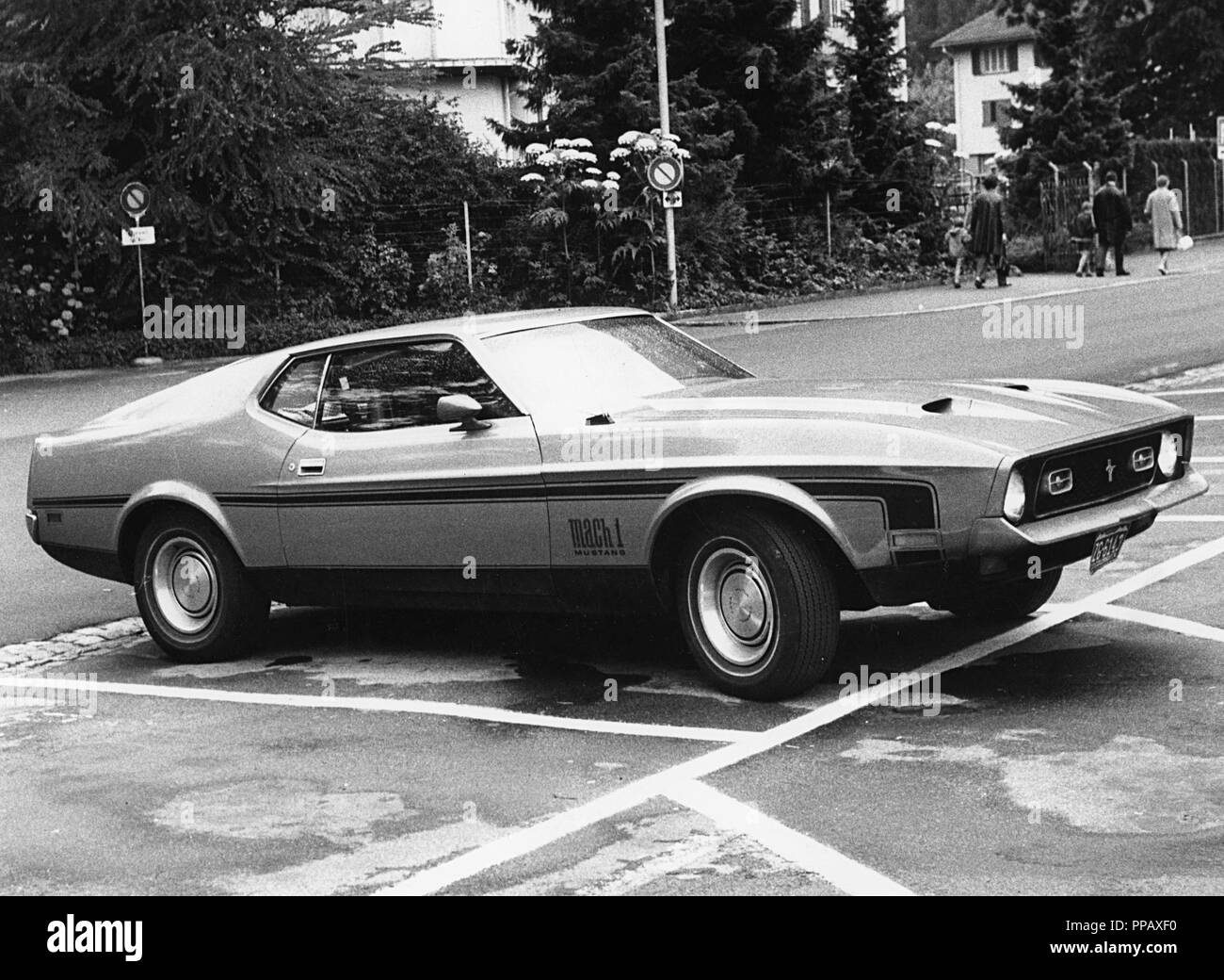 Mach 1 Black and White Stock Photos & Images - Alamy