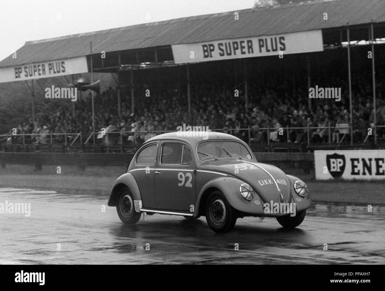 VW Beetle, R.Vaughan. Goodwood 34th member's meeting 25.4.1959 Stock Photo