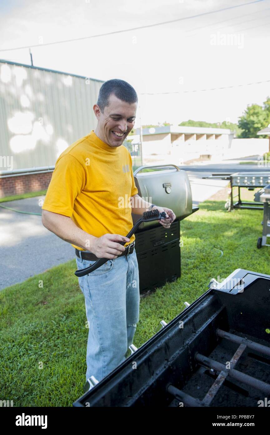 NORFOLK, Va. (Aug. 16, 2018) Electrician's Mate (Nuclear) 1st Class