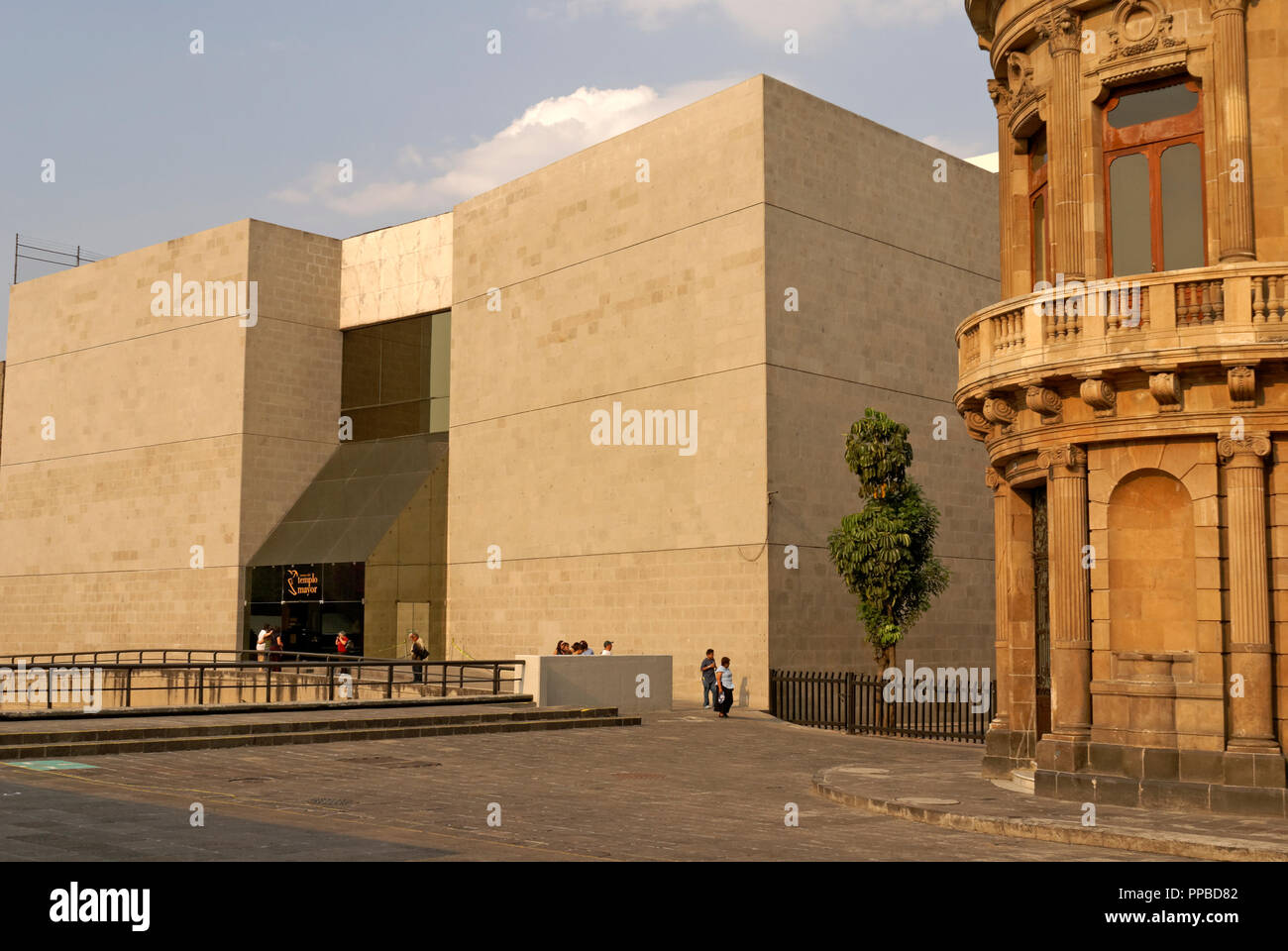 People outside the Museo Templo Mayor museum in the Centro Historico, Mexico City, Mexico Stock Photo