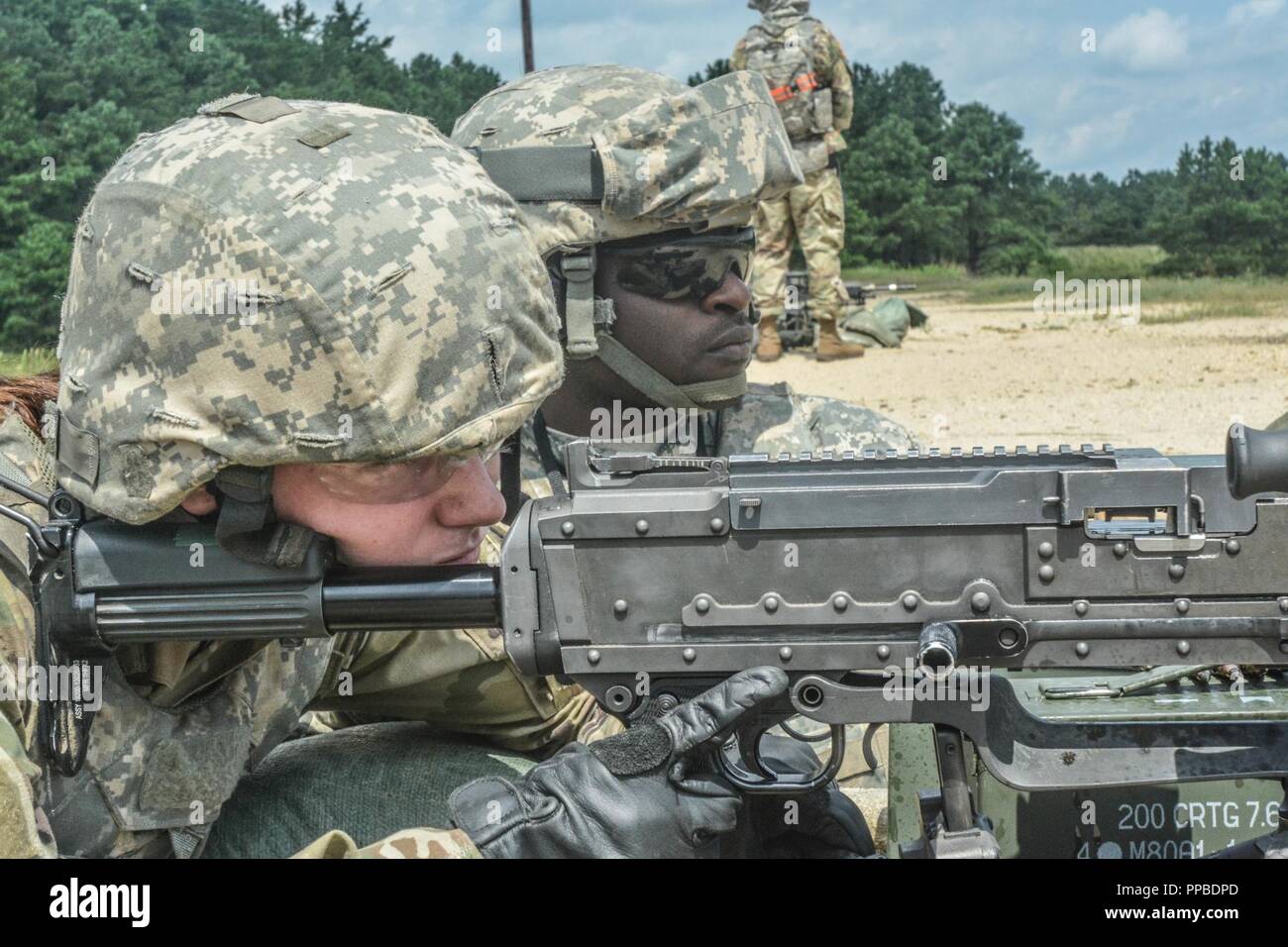 A U.S. Army Reserve Soldier qualifies on an M240B machine gun during