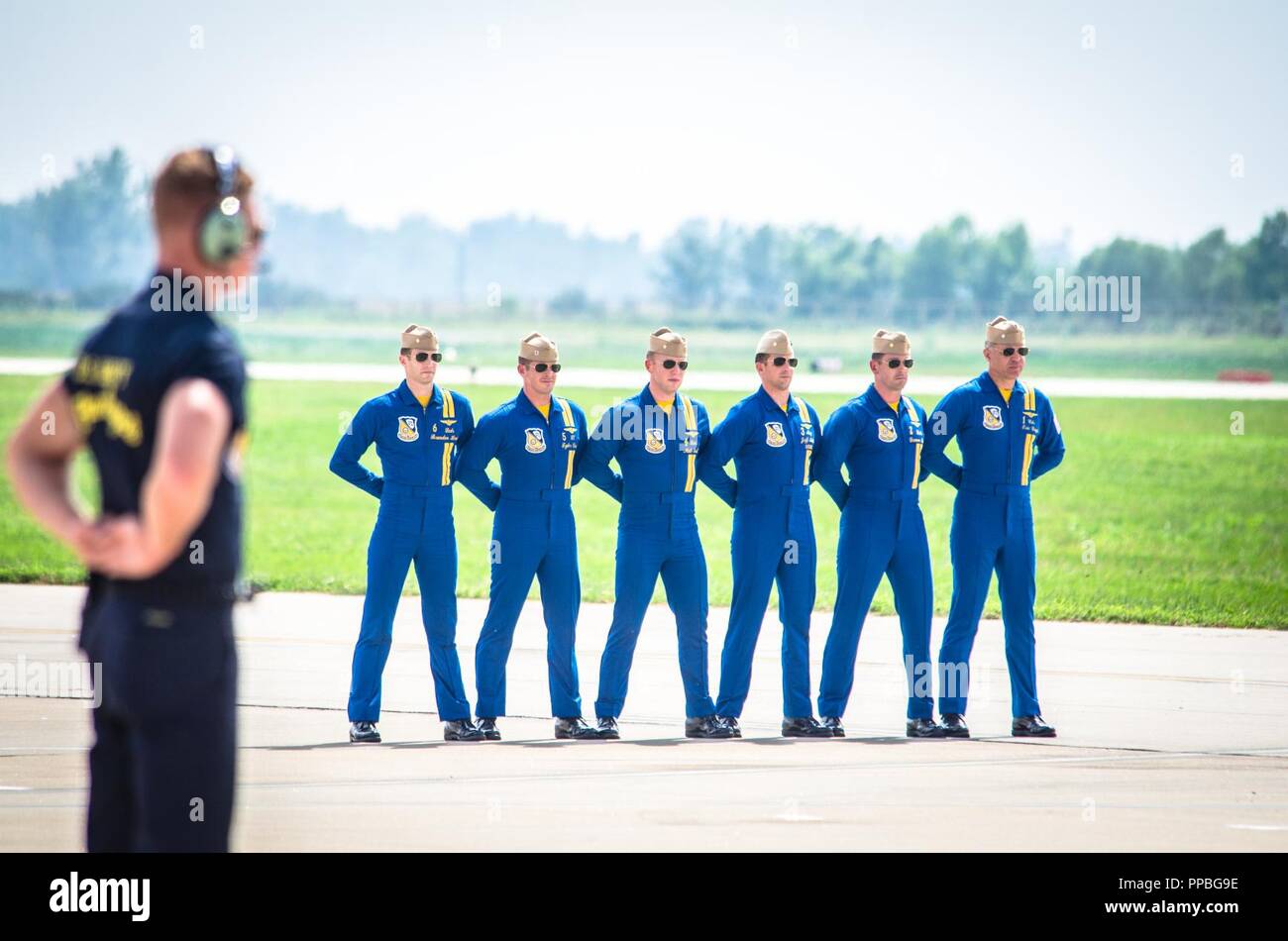 Pilots with the U.S. Navy Flight Demonstration Squadron, the Blue ...
