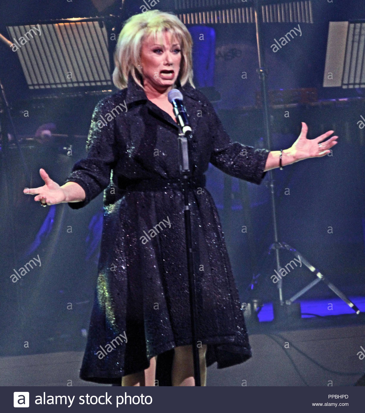 Elaine Paige (born 1948) naked (34 photos), Sexy, Cleavage, Instagram, swimsuit 2018 Elaine Paige (born 1948) naked (13 photo), Sexy, Paparazzi, Instagram, braless 2018