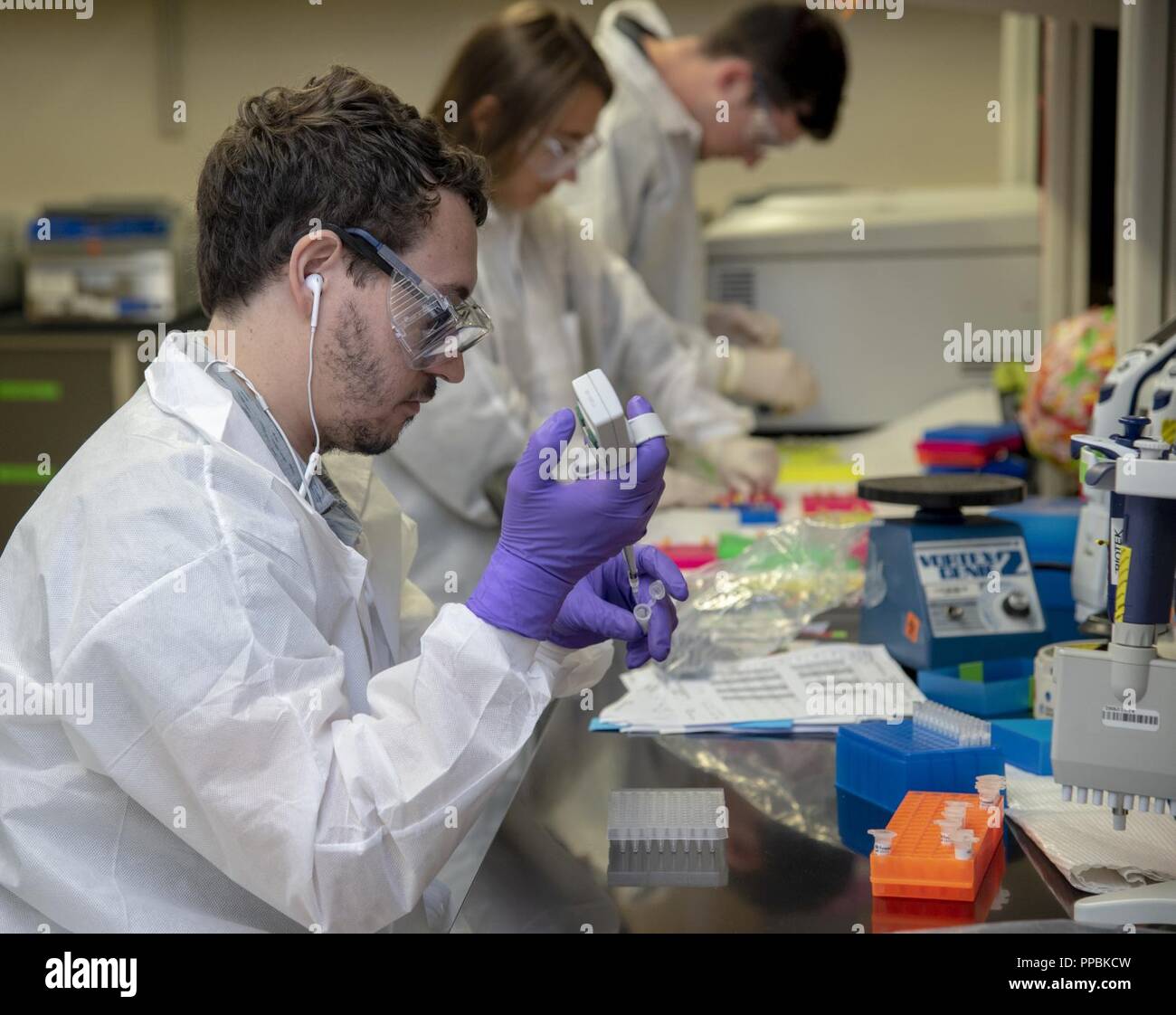Armed force dna identification laboratory hires stock photography and