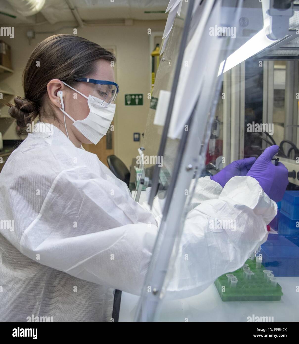 Armed force dna identification laboratory hires stock photography and