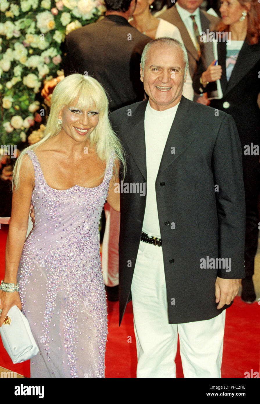 Gianni Versace arriving at his party in London, with Donatella Versace ©  GRANATAIMAGES Stock Photo - Alamy