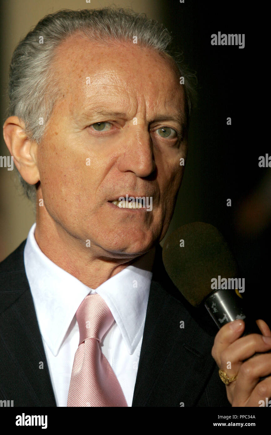 interview with Santo Versace Stock Photo: 220312746 - Alamy interview with Santo Versace Stock Photo: 220312746 - Alamy