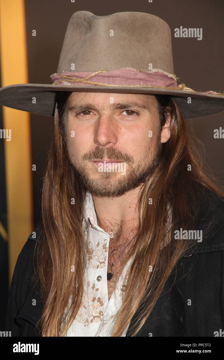 Lukas nelson hi-res stock photography and images - Alamy