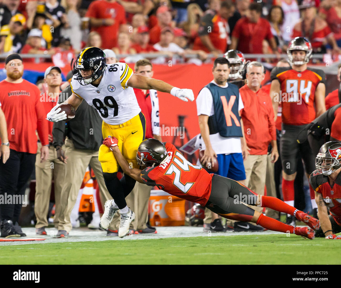 Tampa, Florida, USA. 24th Sep, 2018. Tampa Bay Buccaneers outside