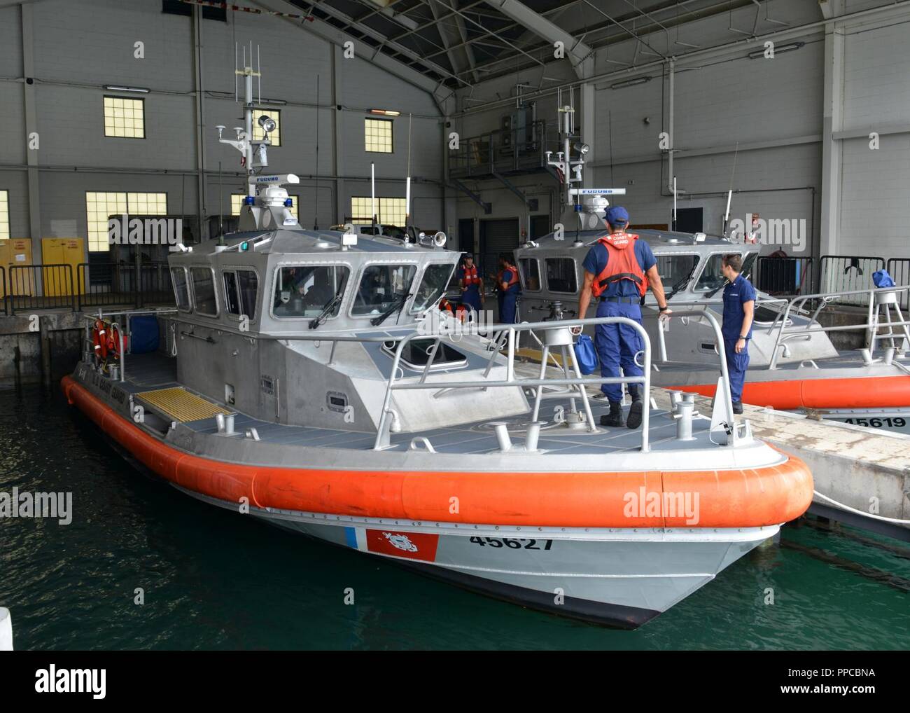 Inflatable boat Admiral (responses) Inflatable boat Admiral (responses)