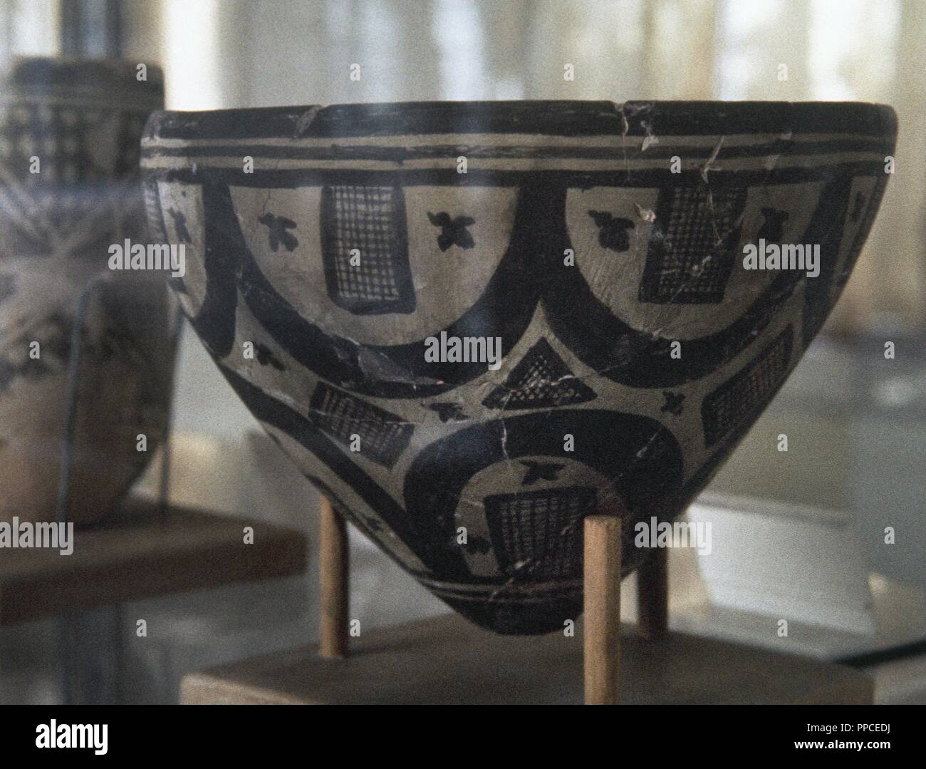 Poterry bowl. Geometric motifs. 3500 BC. From Tell-i-Bakun. Museum of Archaelogical Iran. Tehran. Iran. Stock Photo