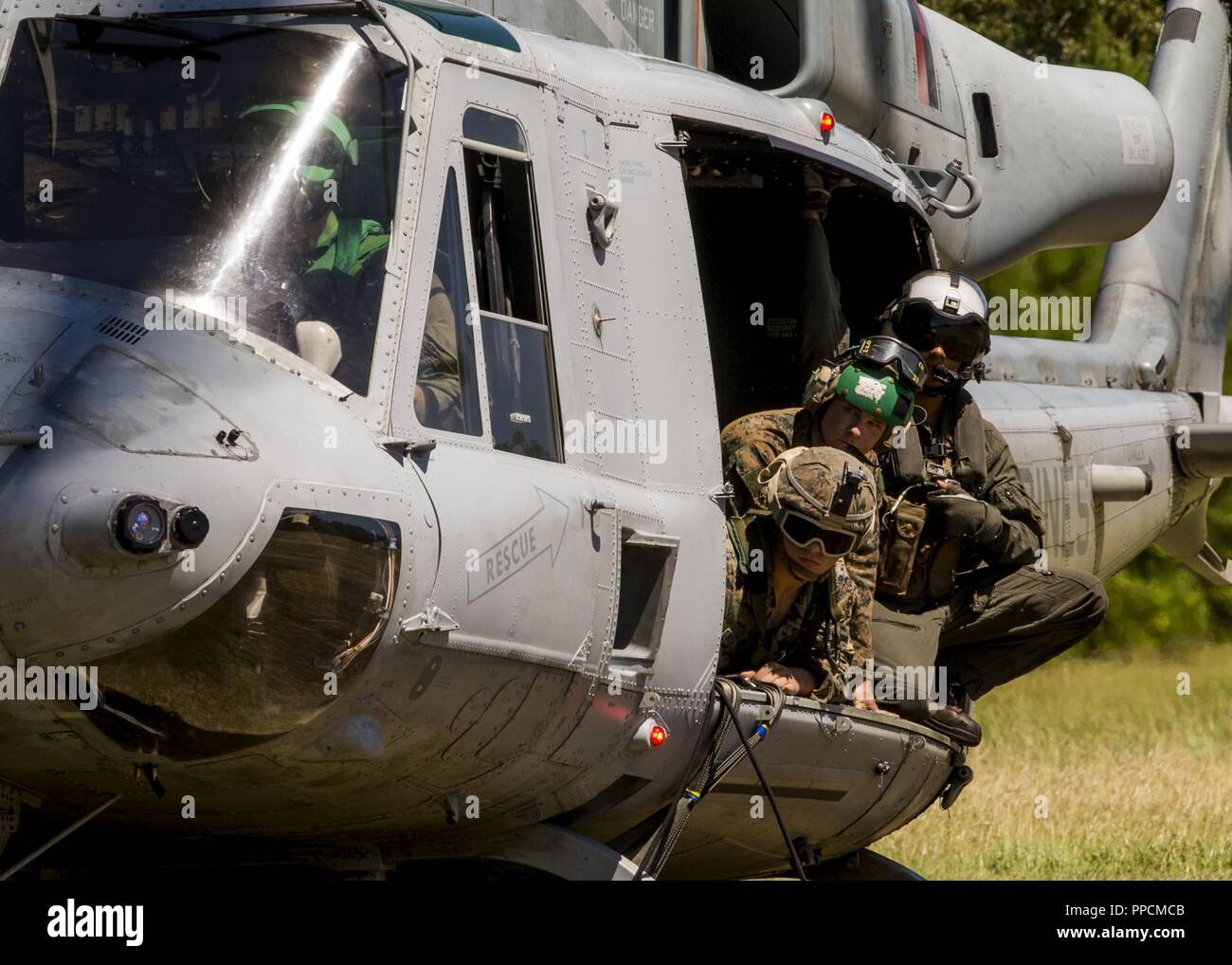 Special insertion extraction rigging hi-res stock photography and ...