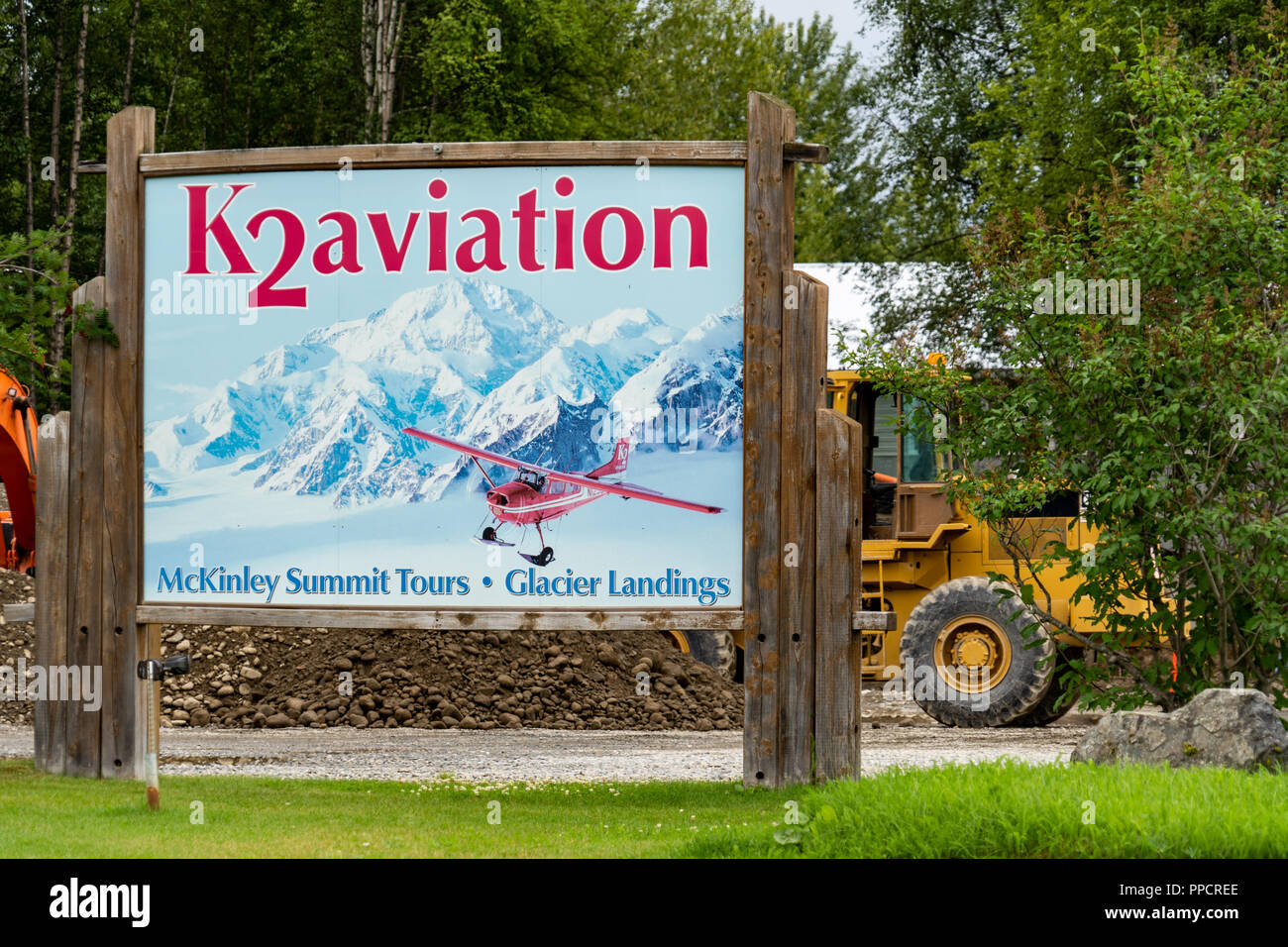 K2 Aviation, a flightseeing and glacier landing tourist bush plane service. A fatal plane crash occurred in Denali National Park, killing the pilot an Stock Photo