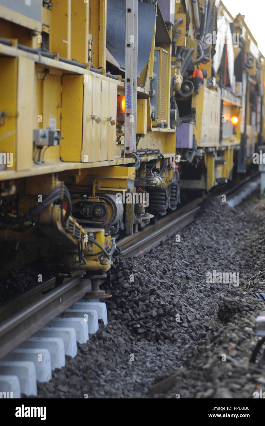 Gravel rail bed hi-res stock photography and images - Alamy