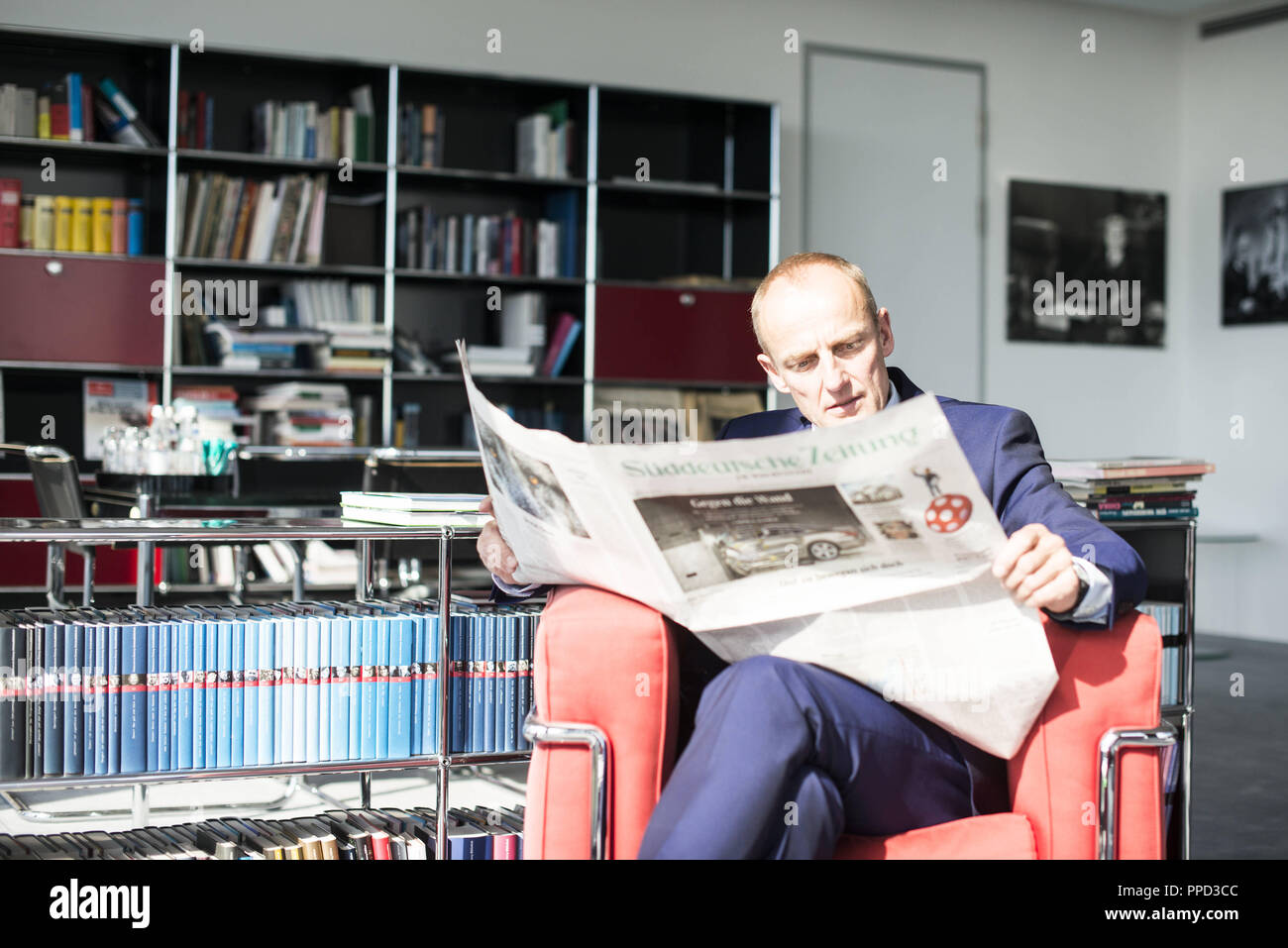 Wolfgang Krach, editor in chief of Sueddeutsche Zeitung, in his office in the publishing house in Munich. Stock Photo