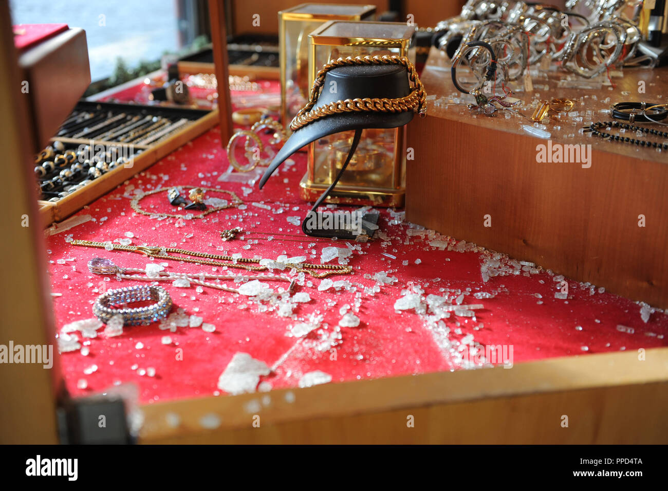 Jewelry shop after a robbery hi-res stock photography and images - Alamy