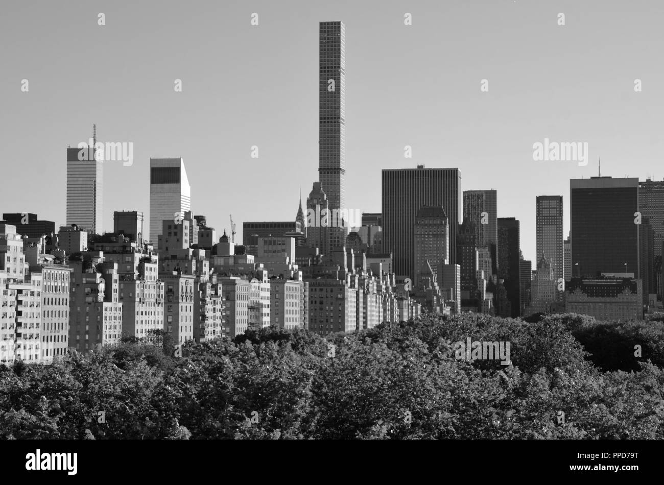 Midtown manhattan skyline central Black and White Stock Photos & Images ...