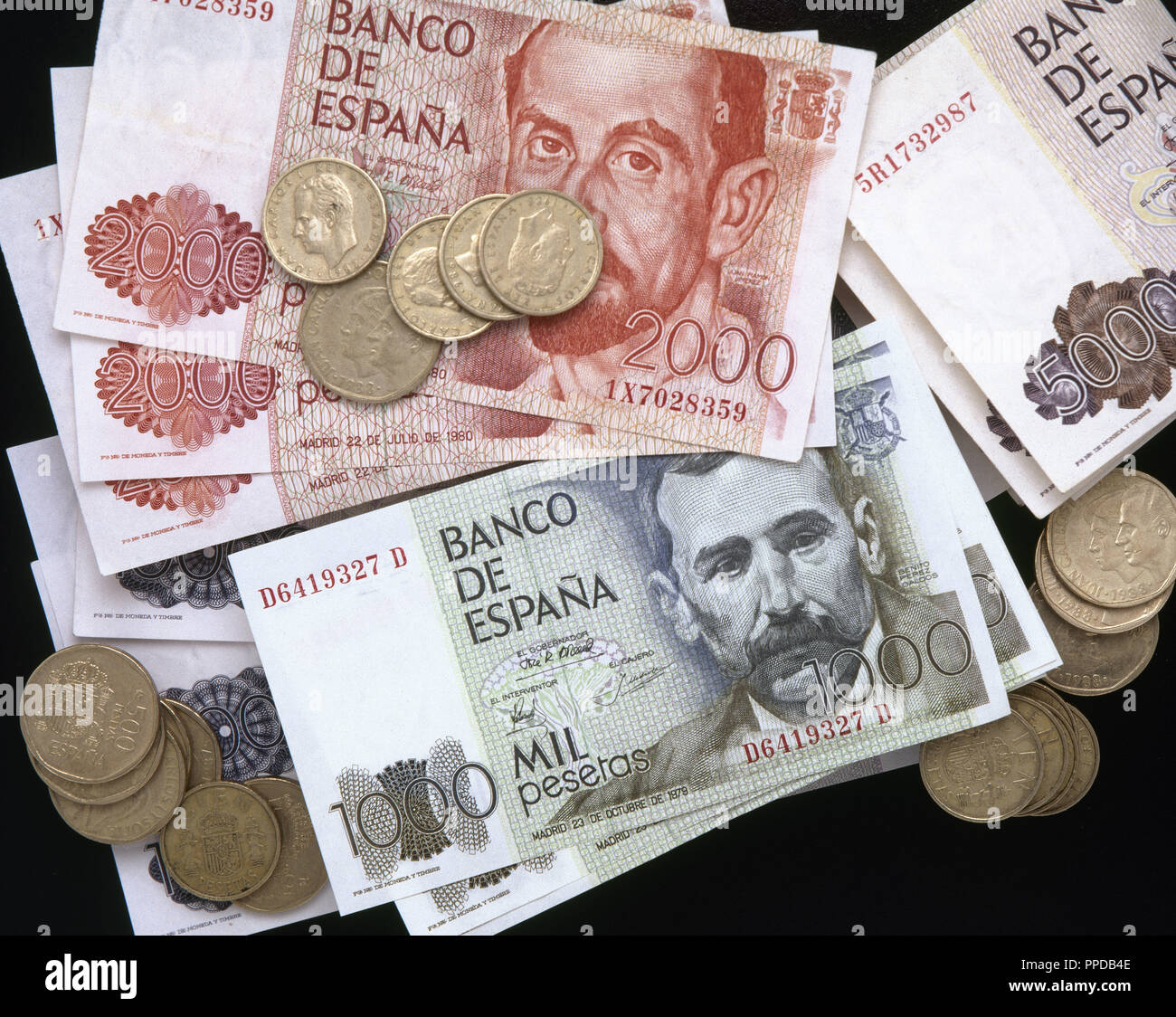 BILLETES Y MONEDAS del Banco de España (PESETAS) . Stock Photo