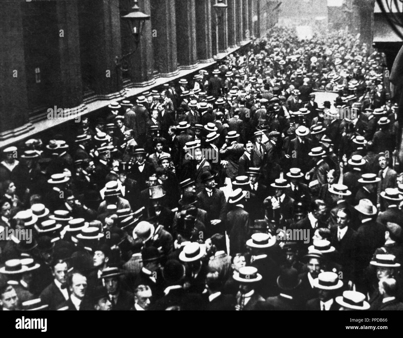 Great Britain. XX century.  Crowd before the Bank of England as a result of panic caused by the effects of Great European War. London, 1914. Stock Photo